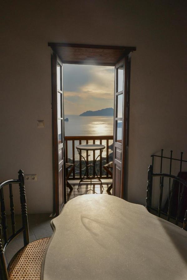 Castrum Traditional Sunset Suites Plaka  ภายนอก รูปภาพ