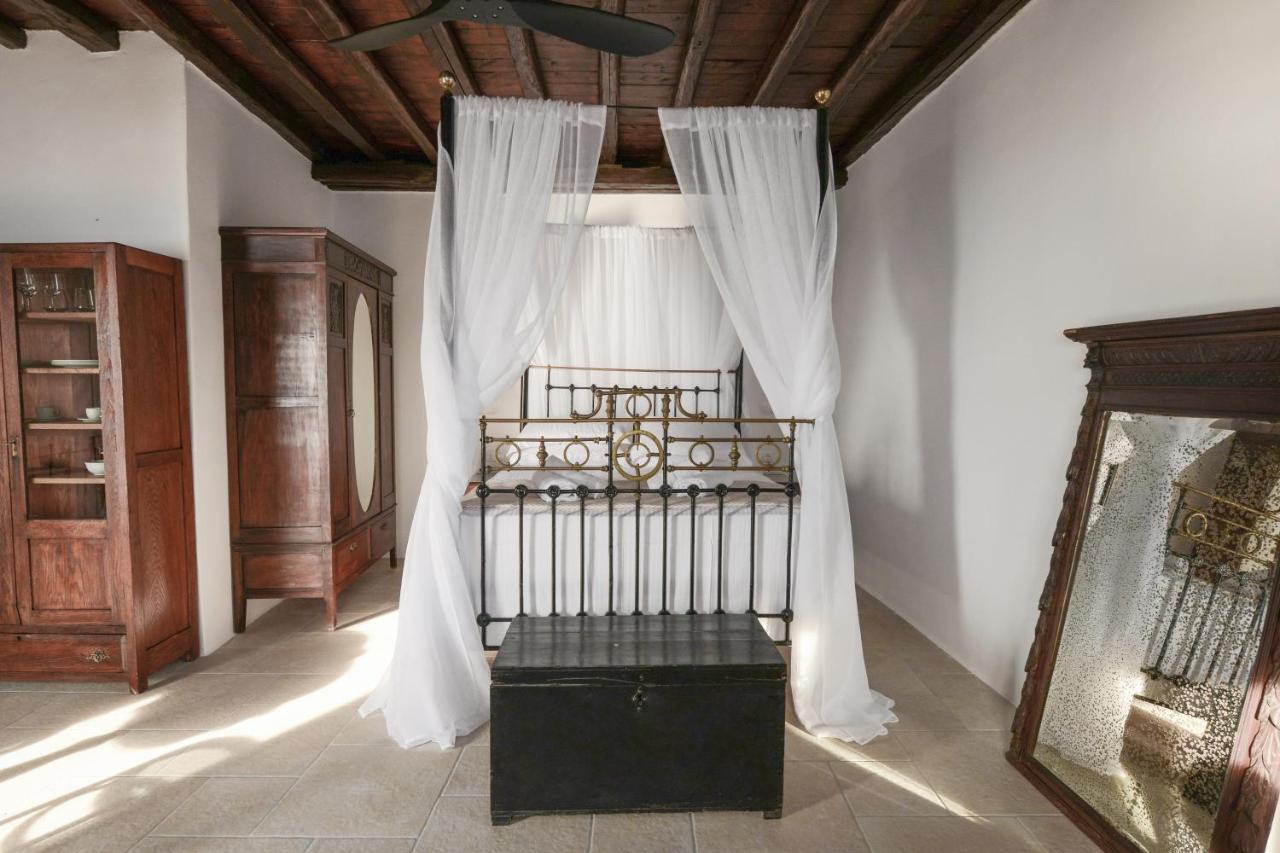 Castrum Traditional Sunset Suites Plaka  ภายนอก รูปภาพ