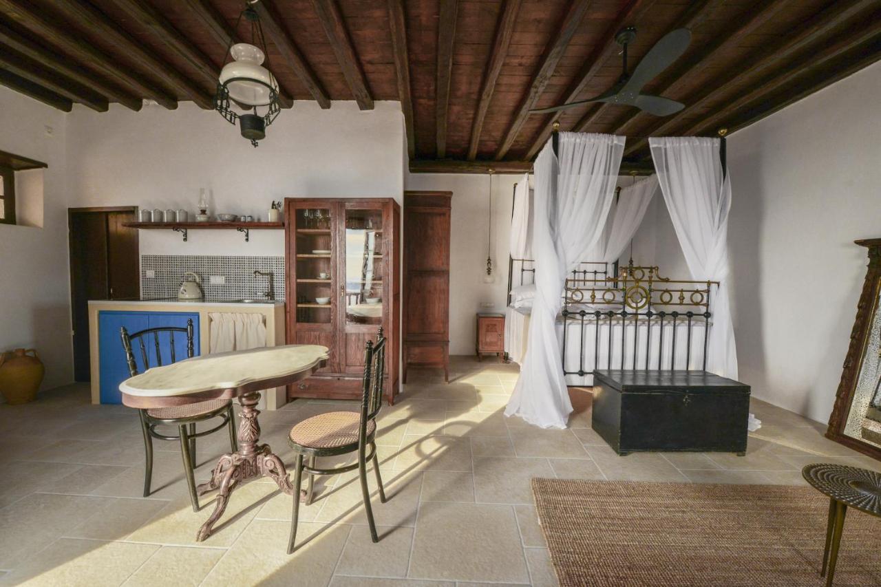 Castrum Traditional Sunset Suites Plaka  ภายนอก รูปภาพ