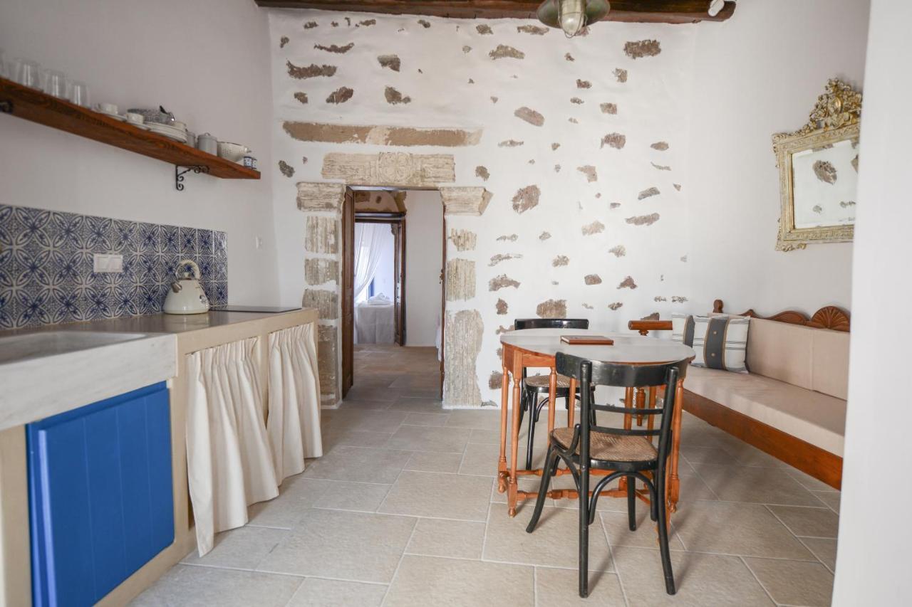 Castrum Traditional Sunset Suites Plaka  ภายนอก รูปภาพ