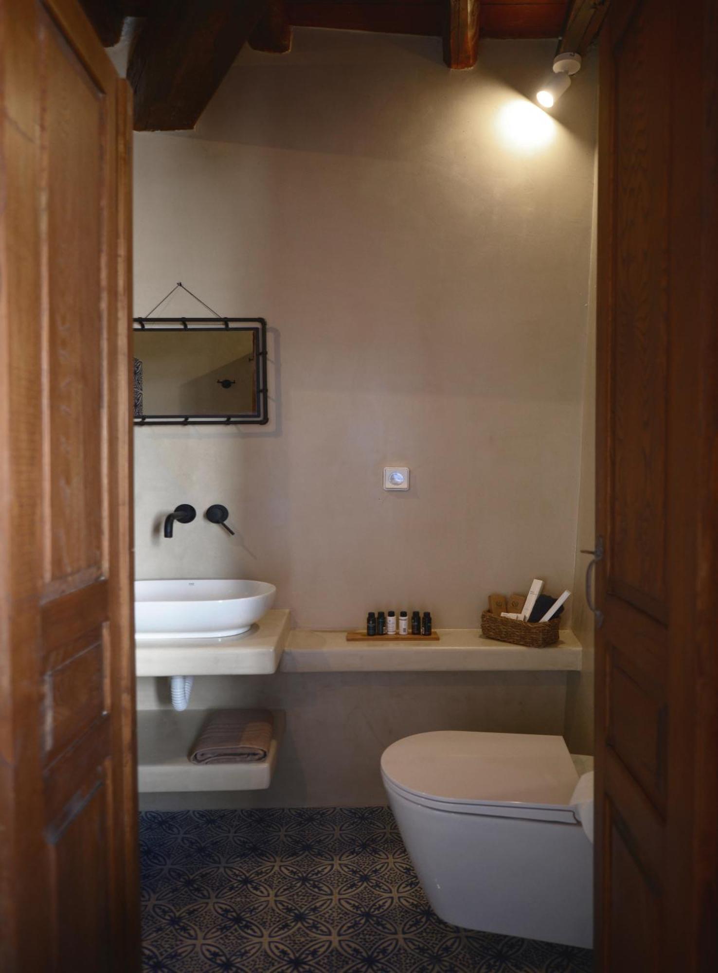 Castrum Traditional Sunset Suites Plaka  ภายนอก รูปภาพ