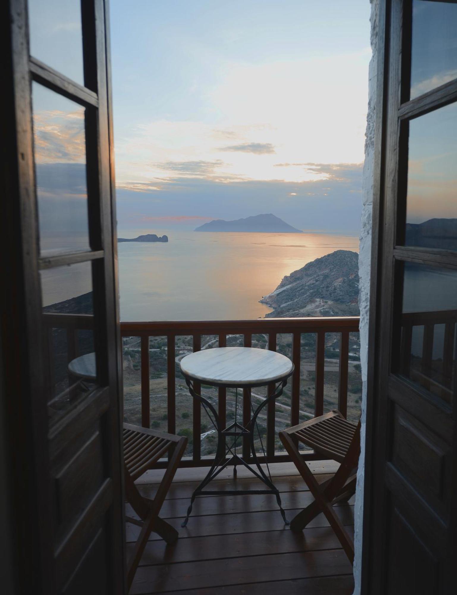 Castrum Traditional Sunset Suites Plaka  ภายนอก รูปภาพ